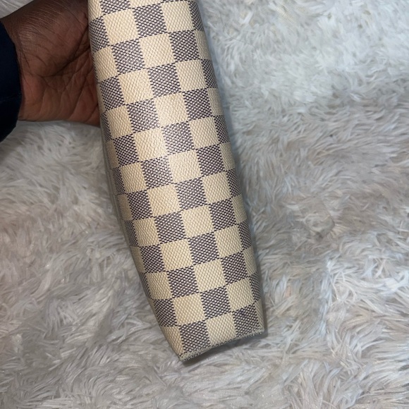 Louis Vuitton Damier Azur Cosmetic Pouch - Picture 4 of 16